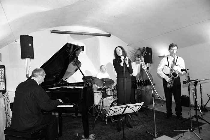 Shrink&Jazz (v.l.) Jürg Lendenmann, Graziano Gerussi, Sandra Geiger, Walter Fehr, Gast: Richard Lipic